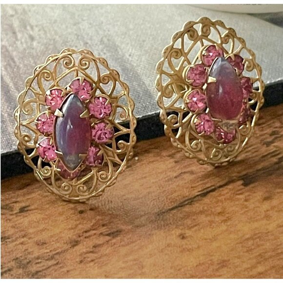 Vintage Dragon Breath Rhinestone Earrings Gold Tone Filigree Screwback Art Glass - Picture 8 of 15